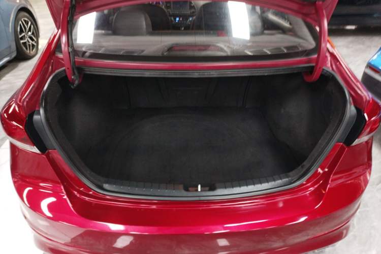 Used Hyundai Elantra (6th Generation / Lingdong) 2018 1.4T Dual-Clutch Xuan Dong · Dynamic Edition Trunk
