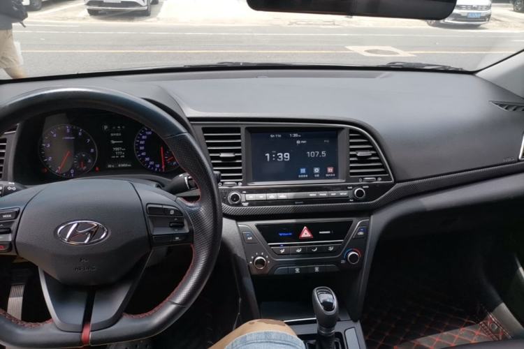 Used Hyundai Elantra (6th Generation / Lingdong) 2018 1.4T Dual-Clutch Xuan Dong · Dynamic Edition Center Console