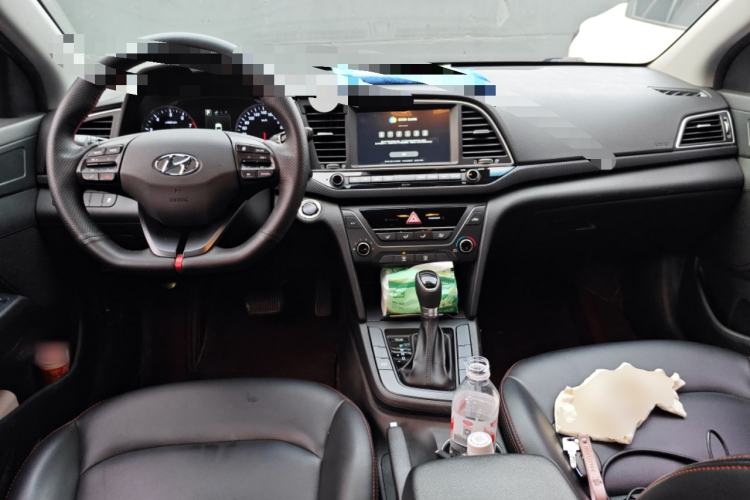 Used Hyundai Elantra (6th Generation / Lingdong) 2018 1.4T Dual-Clutch Xuan Dong · Dynamic Edition Center Console
