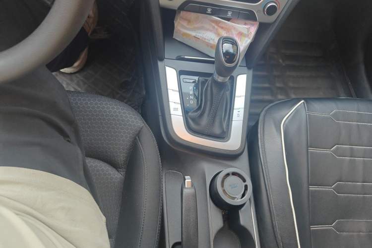 Used Hyundai Elantra (6th Generation / Lingdong) 2018 1.6L Automatic 15th Anniversary Special Edition Gear Lever