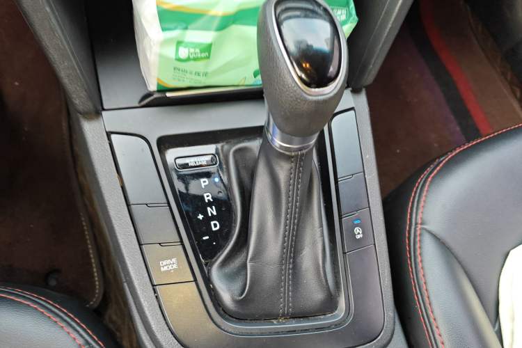 Used Hyundai Elantra (6th Generation / Lingdong) 2018 1.4T Dual-Clutch Xuan Dong · Dynamic Edition Gear Lever