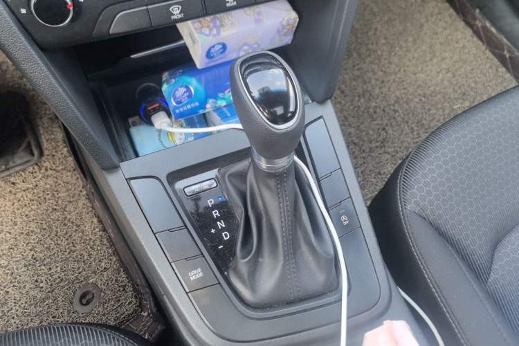 Used Hyundai Elantra (6th Generation / Lingdong) 2018 1.4T Dual-Clutch Xuan Dong · Dynamic Edition Gear Lever