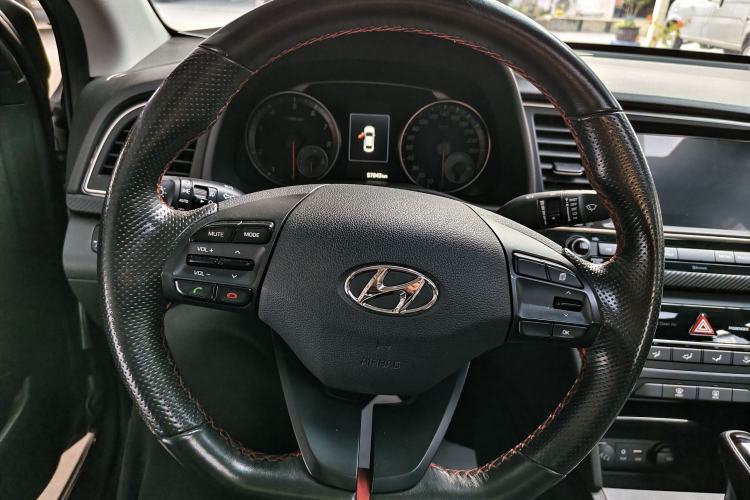 Used Hyundai Elantra (6th Generation / Lingdong) 2018 1.4T Dual-Clutch Xuan Dong · Dynamic Edition Interior 1