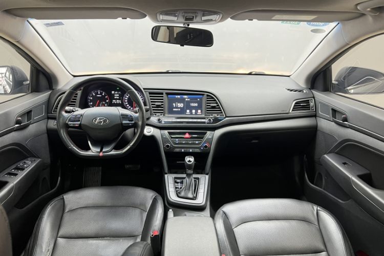 Used Hyundai Elantra (6th Generation / Lingdong) 2018 1.4T Dual-Clutch Xuan Dong · Dynamic Edition Interior 1