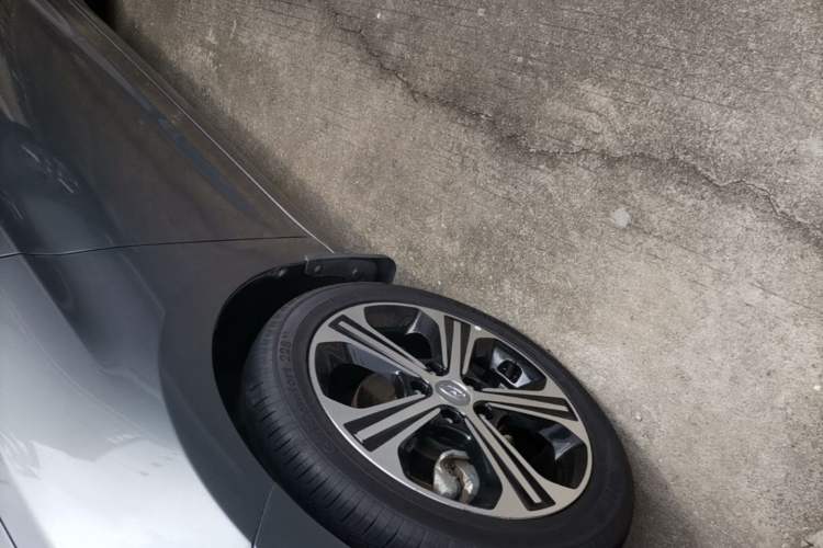 Used Hyundai Elantra (6th Generation / Lingdong) 2018 1.4T Dual-Clutch Xuan Dong · Dynamic Edition Left Front Wheel Hub