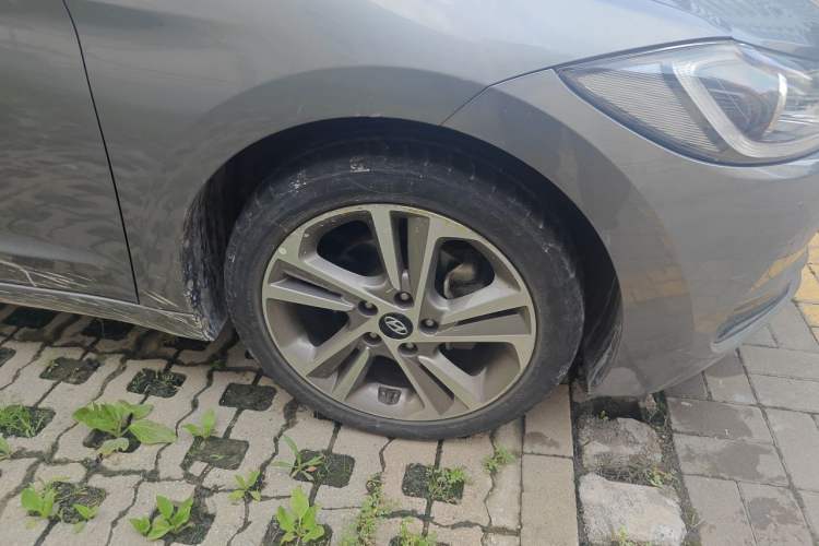 Used Hyundai Elantra (6th Generation / Lingdong) 2018 1.6L Automatic 15th Anniversary Special Edition Right Front Wheel Hub