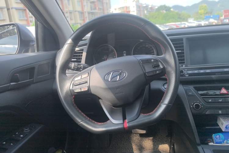 Used Hyundai Elantra (6th Generation / Lingdong) 2018 1.4T Dual-Clutch Xuan Dong · Dynamic Edition Steering Wheel