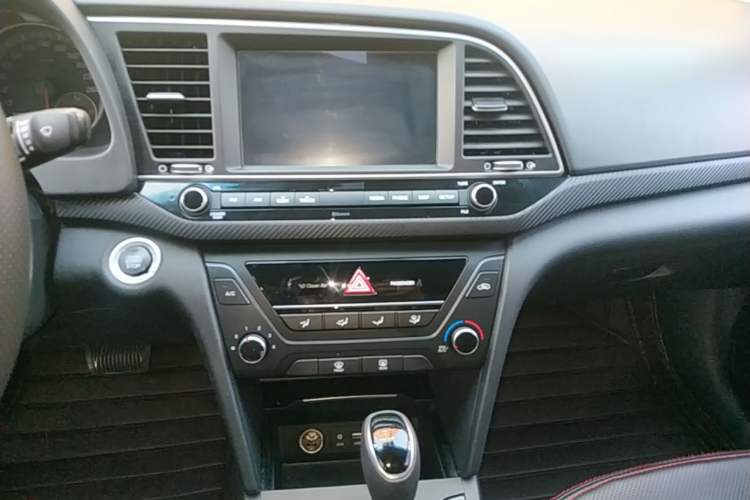Used Hyundai Elantra (6th Generation / Lingdong) 2018 1.4T Dual-Clutch Xuan Dong · Dynamic Edition Audio And AC Panel