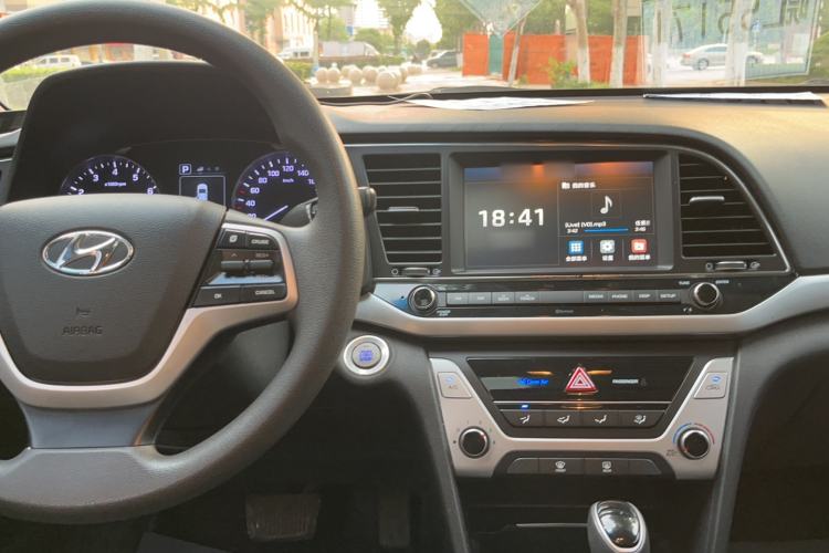 Used Hyundai Elantra (6th Generation / Lingdong) 2018 1.6L Automatic 15th Anniversary Special Edition Audio And AC Panel