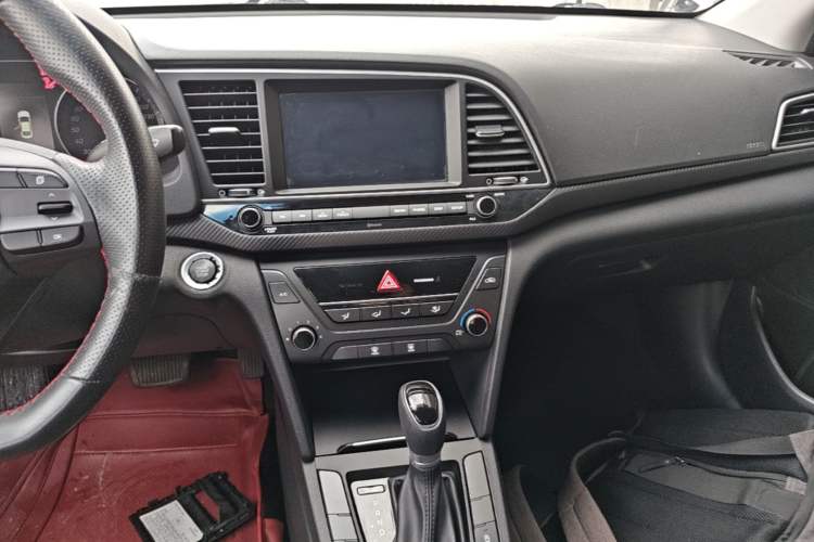Used Hyundai Elantra (6th Generation / Lingdong) 2018 1.4T Dual-Clutch Xuan Dong · Dynamic Edition Audio And AC Panel