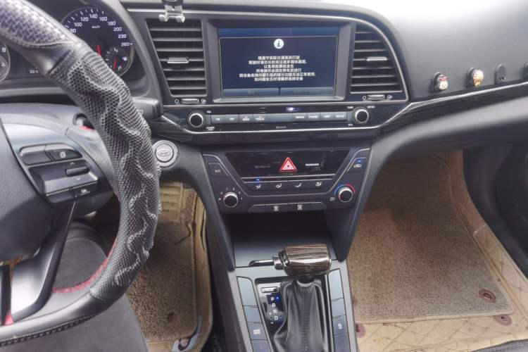 Used Hyundai Elantra (6th Generation / Lingdong) 2018 1.4T Dual-Clutch Xuan Dong · Dynamic Edition Audio And AC Panel