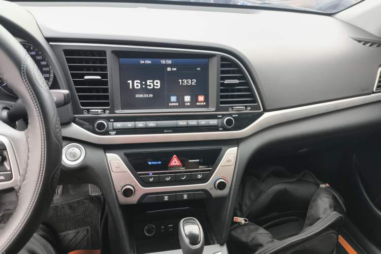 Used Hyundai Elantra (6th Generation / Lingdong) 2018 1.6L Automatic 15th Anniversary Special Edition Audio And AC Panel
