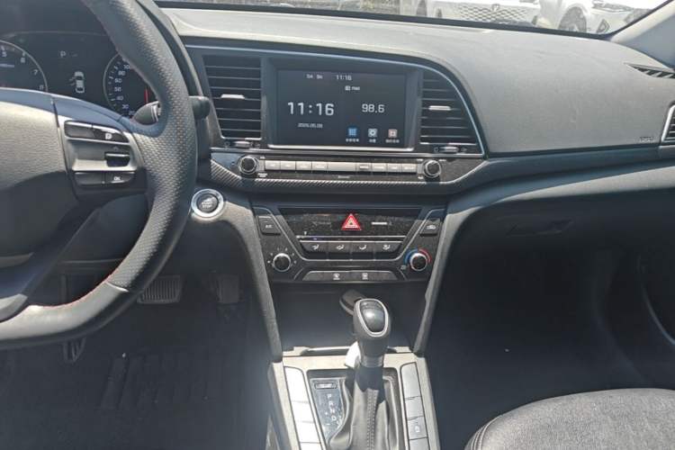 Used Hyundai Elantra (6th Generation / Lingdong) 2018 1.4T Dual-Clutch Xuan Dong · Dynamic Edition Audio And AC Panel