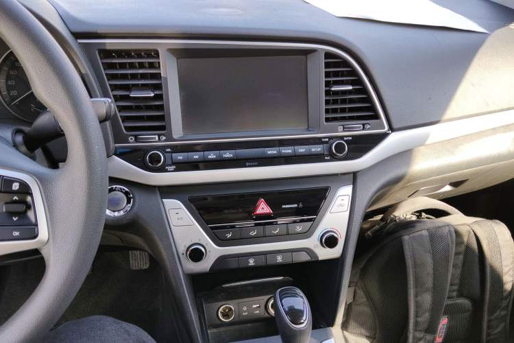 Used Hyundai Elantra (6th Generation / Lingdong) 2018 1.6L Automatic 15th Anniversary Special Edition Audio And AC Panel