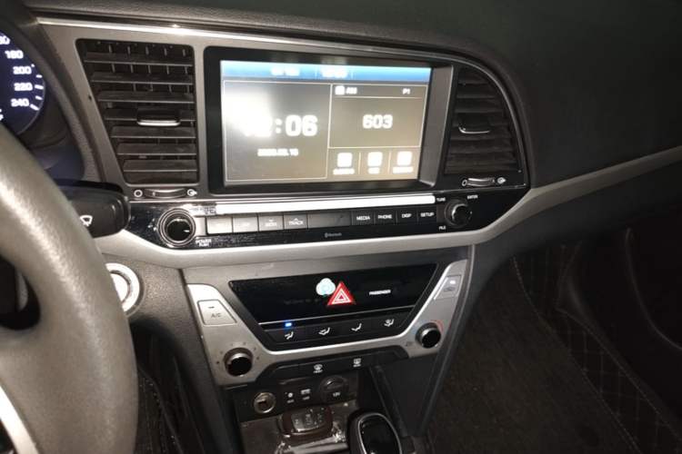 Used Hyundai Elantra (6th Generation / Lingdong) 2018 1.6L Automatic 15th Anniversary Special Edition Audio And AC Panel
