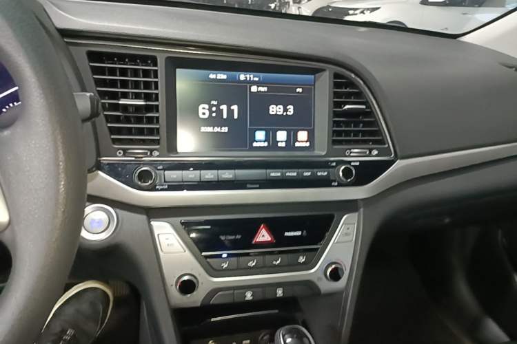 Used Hyundai Elantra (6th Generation / Lingdong) 2018 1.6L Automatic 15th Anniversary Special Edition Audio And AC Panel
