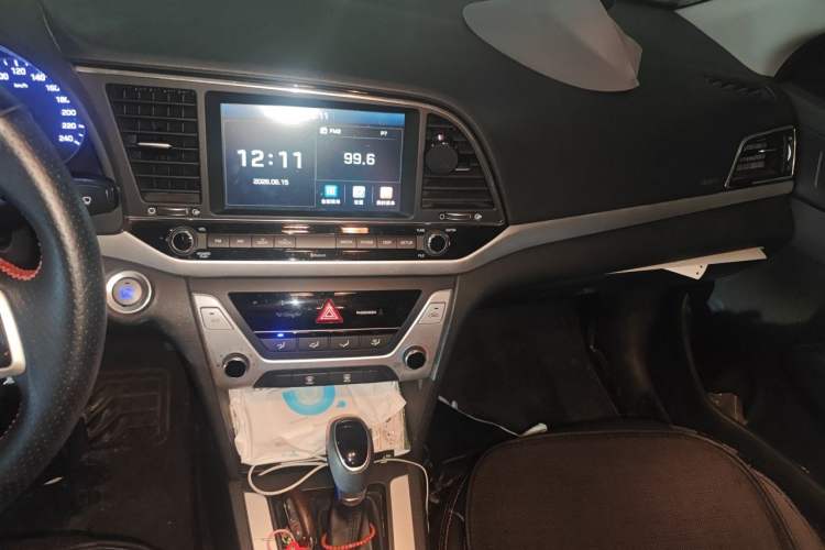 Used Hyundai Elantra (6th Generation / Lingdong) 2018 1.6L Automatic 15th Anniversary Special Edition Audio And AC Panel