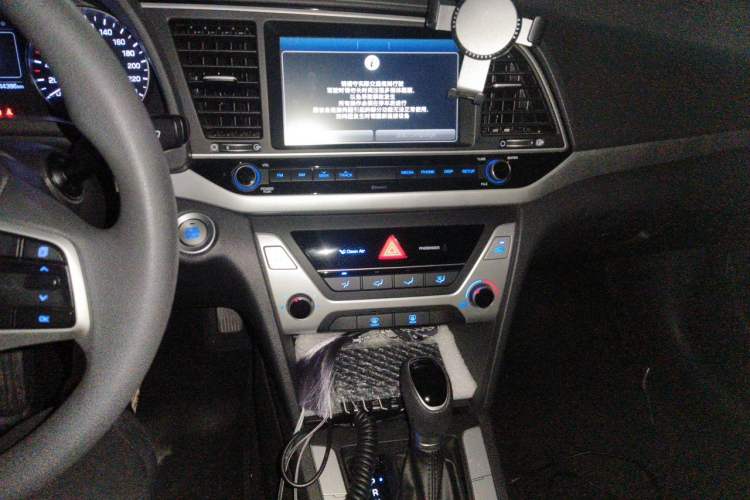 Used Hyundai Elantra (6th Generation / Lingdong) 2018 1.6L Automatic 15th Anniversary Special Edition Audio And AC Panel