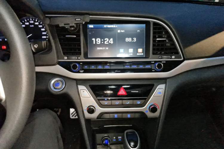 Used Hyundai Elantra (6th Generation / Lingdong) 2018 1.6L Automatic 15th Anniversary Special Edition Audio And AC Panel