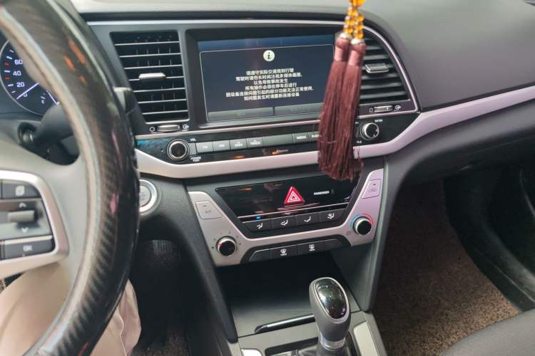 Used Hyundai Elantra (6th Generation / Lingdong) 2018 1.6L Automatic 15th Anniversary Special Edition Audio And AC Panel