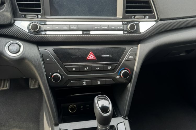 Used Hyundai Elantra (6th Generation / Lingdong) 2018 1.4T Dual-Clutch Xuan Dong · Dynamic Edition Audio And AC Panel