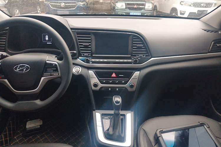 Used Hyundai Elantra (6th Generation / Lingdong) 2018 1.6L Automatic 15th Anniversary Special Edition Audio And AC Panel