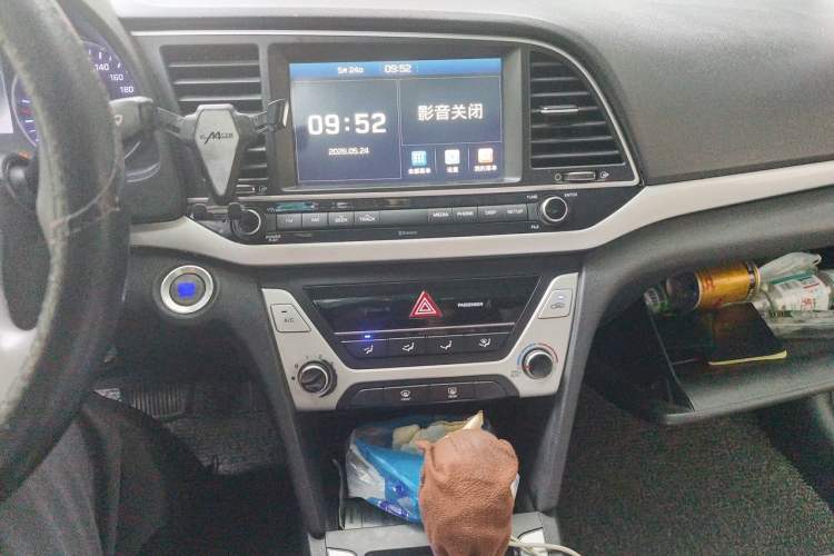 Used Hyundai Elantra (6th Generation / Lingdong) 2018 1.6L Automatic 15th Anniversary Special Edition Audio And AC Panel