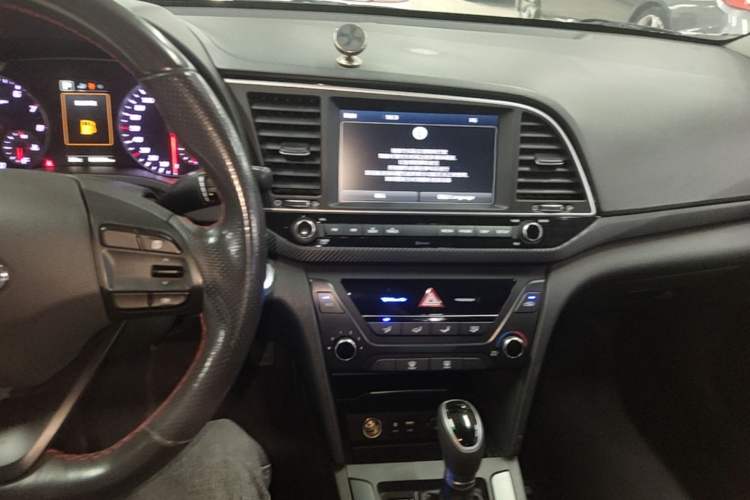 Used Hyundai Elantra (6th Generation / Lingdong) 2018 1.4T Dual-Clutch Xuan Dong · Dynamic Edition Audio And AC Panel