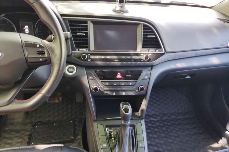 Used Hyundai Elantra (6th Generation / Lingdong) 2018 1.4T Dual-Clutch Xuan Dong · Dynamic Edition Audio And AC Panel