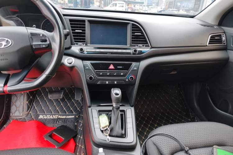 Used Hyundai Elantra (6th Generation / Lingdong) 2018 1.4T Dual-Clutch Xuan Dong · Dynamic Edition Audio And AC Panel