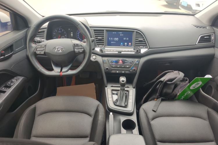 Used Hyundai Elantra (6th Generation / Lingdong) 2018 1.4T Dual-Clutch Xuan Dong · Dynamic Edition Center Console