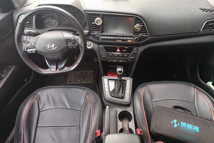 Used Hyundai Elantra (6th Generation / Lingdong) 2018 1.4T Dual-Clutch Xuan Dong · Dynamic Edition Center Console