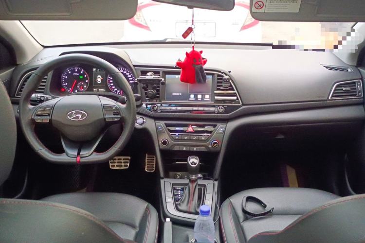 Used Hyundai Elantra (6th Generation / Lingdong) 2018 1.4T Dual-Clutch Xuan Dong · Dynamic Edition Center Console