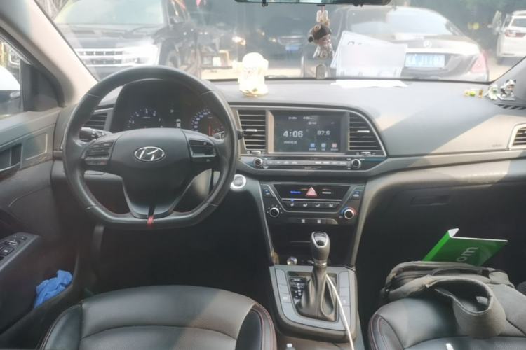 Used Hyundai Elantra (6th Generation / Lingdong) 2018 1.4T Dual-Clutch Xuan Dong · Dynamic Edition Center Console