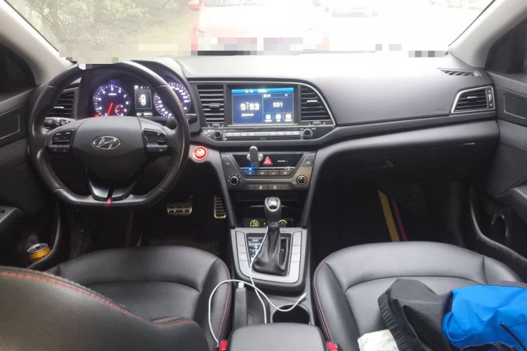 Used Hyundai Elantra (6th Generation / Lingdong) 2018 1.4T Dual-Clutch Xuan Dong · Dynamic Edition Center Console