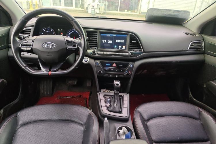 Used Hyundai Elantra (6th Generation / Lingdong) 2018 1.4T Dual-Clutch Xuan Dong · Dynamic Edition Center Console