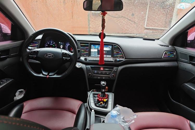 Used Hyundai Elantra (6th Generation / Lingdong) 2018 1.4T Dual-Clutch Xuan Dong · Dynamic Edition Center Console
