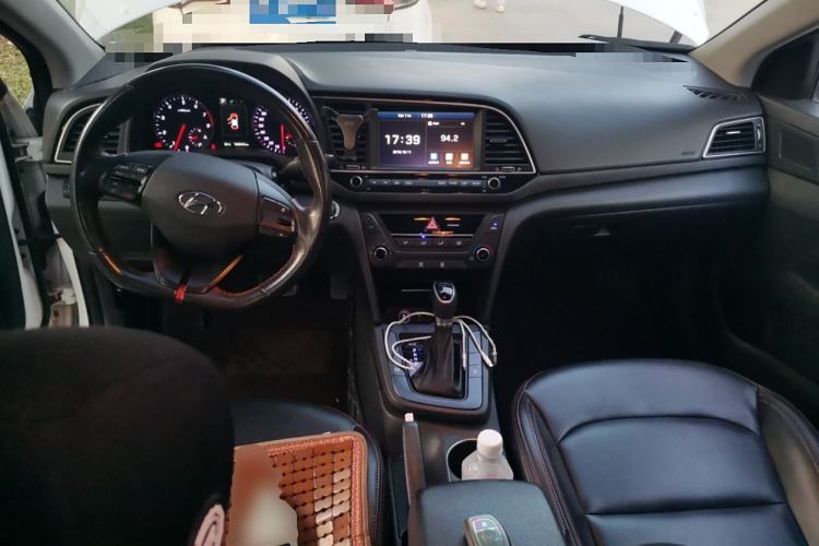 Used Hyundai Elantra (6th Generation / Lingdong) 2018 1.4T Dual-Clutch Xuan Dong · Dynamic Edition Center Console