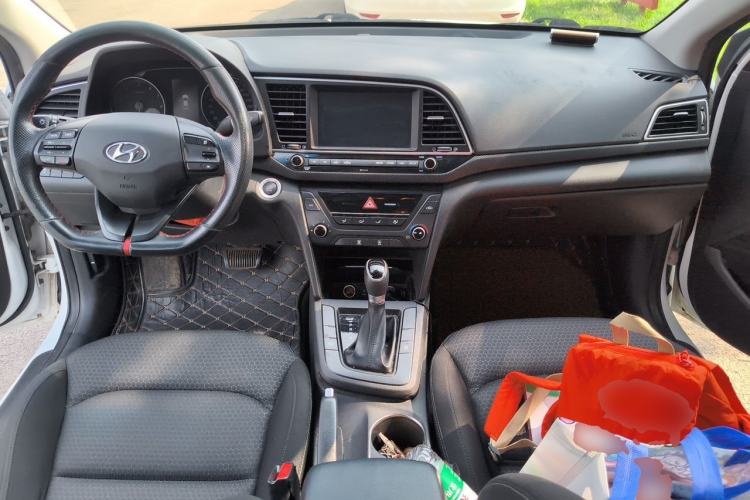 Used Hyundai Elantra (6th Generation / Lingdong) 2018 1.4T Dual-Clutch Xuan Dong · Dynamic Edition Center Console