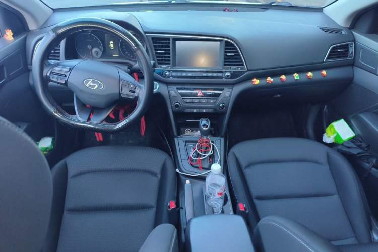 Used Hyundai Elantra (6th Generation / Lingdong) 2018 1.4T Dual-Clutch Xuan Dong · Dynamic Edition Center Console