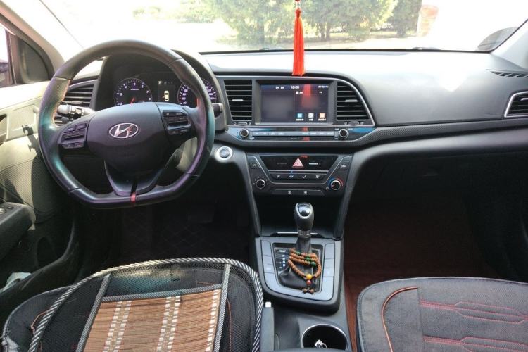 Used Hyundai Elantra (6th Generation / Lingdong) 2018 1.4T Dual-Clutch Xuan Dong · Dynamic Edition Center Console