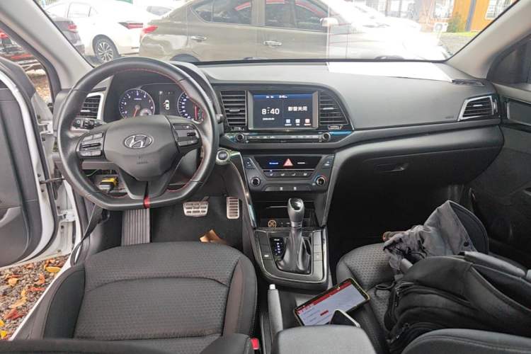 Used Hyundai Elantra (6th Generation / Lingdong) 2018 1.4T Dual-Clutch Xuan Dong · Dynamic Edition Center Console