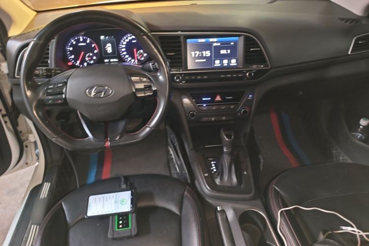 Used Hyundai Elantra (6th Generation / Lingdong) 2018 1.4T Dual-Clutch Xuan Dong · Dynamic Edition Center Console