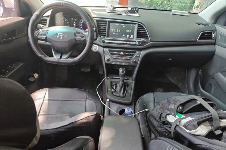 Used Hyundai Elantra (6th Generation / Lingdong) 2018 1.4T Dual-Clutch Xuan Dong · Dynamic Edition Center Console