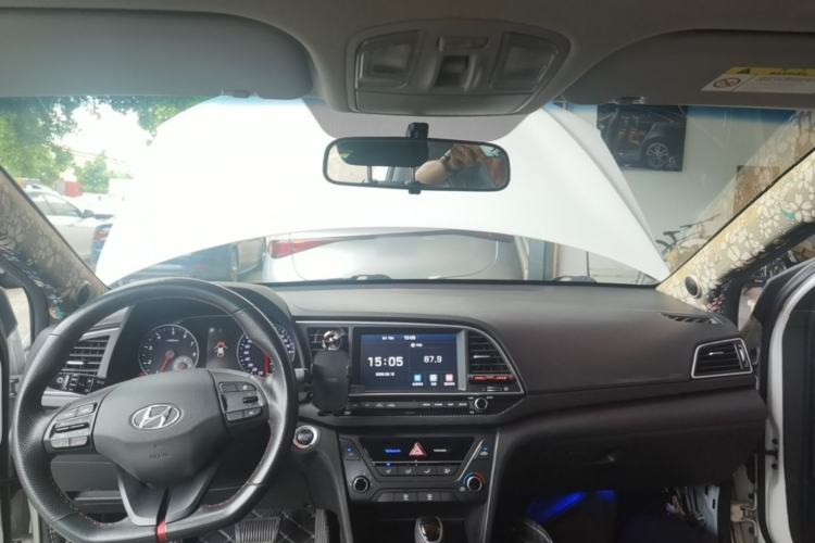 Used Hyundai Elantra (6th Generation / Lingdong) 2018 1.4T Dual-Clutch Xuan Dong · Dynamic Edition Center Console