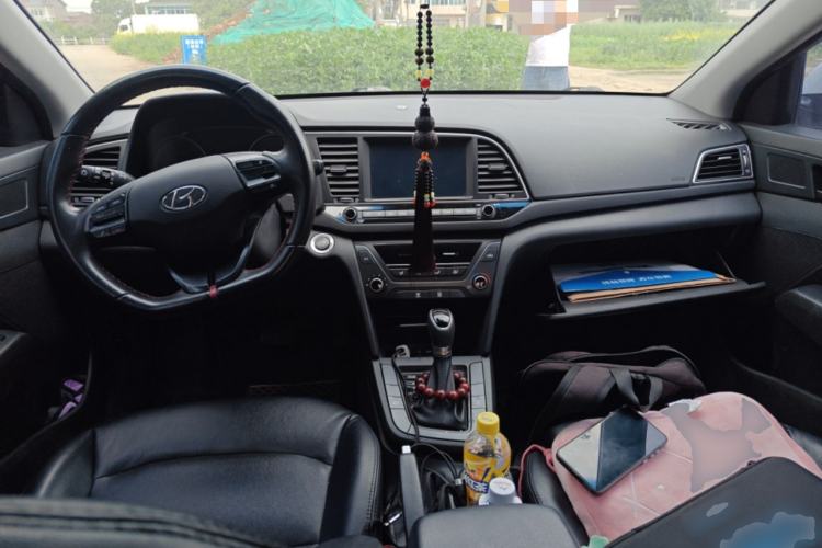 Used Hyundai Elantra (6th Generation / Lingdong) 2018 1.4T Dual-Clutch Xuan Dong · Dynamic Edition Center Console