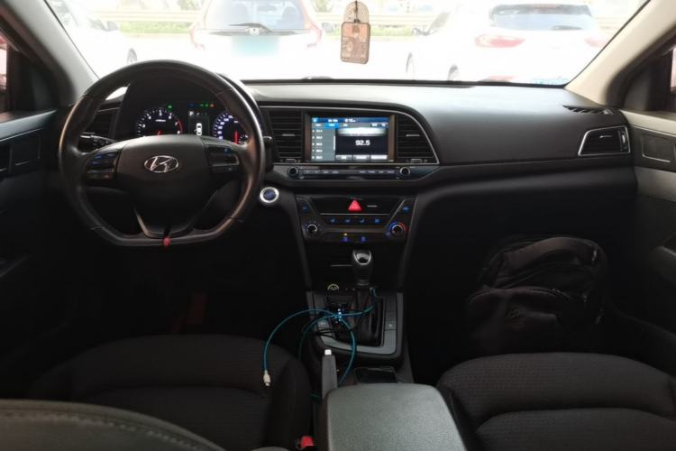Used Hyundai Elantra (6th Generation / Lingdong) 2018 1.4T Dual-Clutch Xuan Dong · Dynamic Edition Center Console