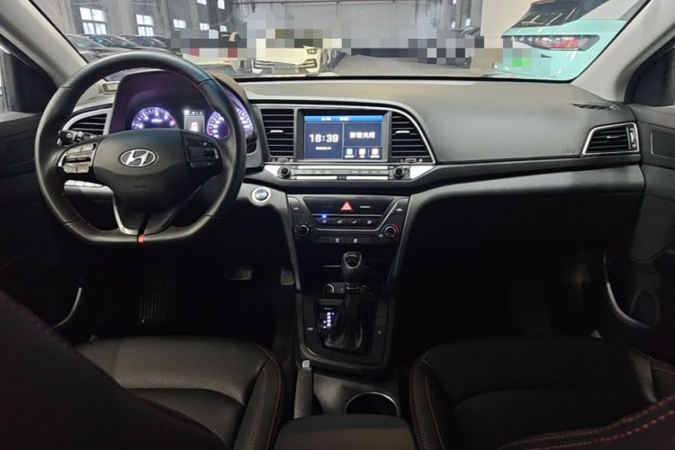 Used Hyundai Elantra (6th Generation / Lingdong) 2018 1.4T Dual-Clutch Xuan Dong · Dynamic Edition Center Console