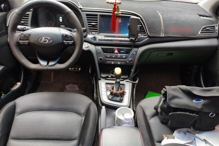 Used Hyundai Elantra (6th Generation / Lingdong) 2018 1.4T Dual-Clutch Xuan Dong · Dynamic Edition Center Console