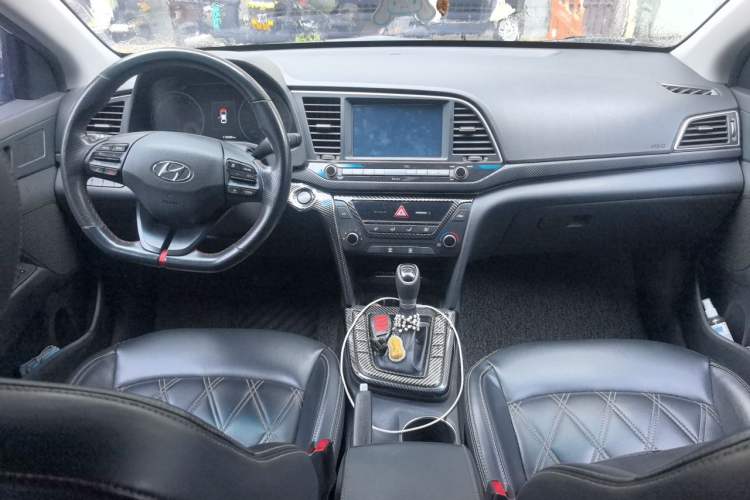 Used Hyundai Elantra (6th Generation / Lingdong) 2018 1.4T Dual-Clutch Xuan Dong · Dynamic Edition Center Console